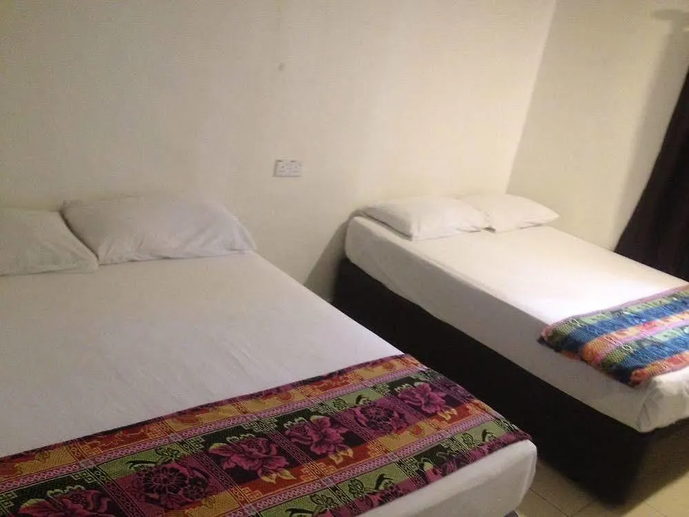 Oyo 90273 Mz Hotel Johor Bahru 2*,