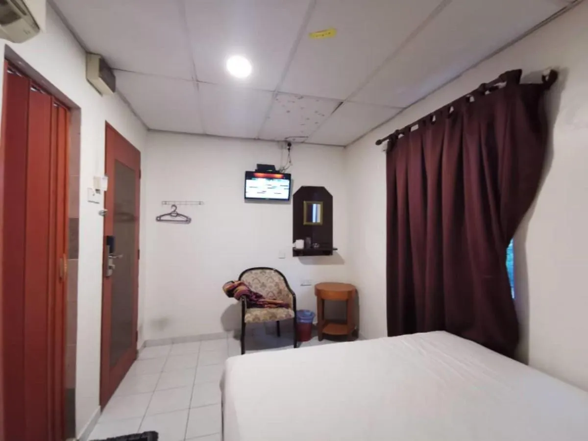 Oyo 90273 Mz Hotel Johor Bahru 2*,